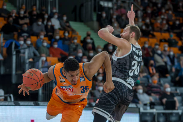 稳步占据优 稳步占据优